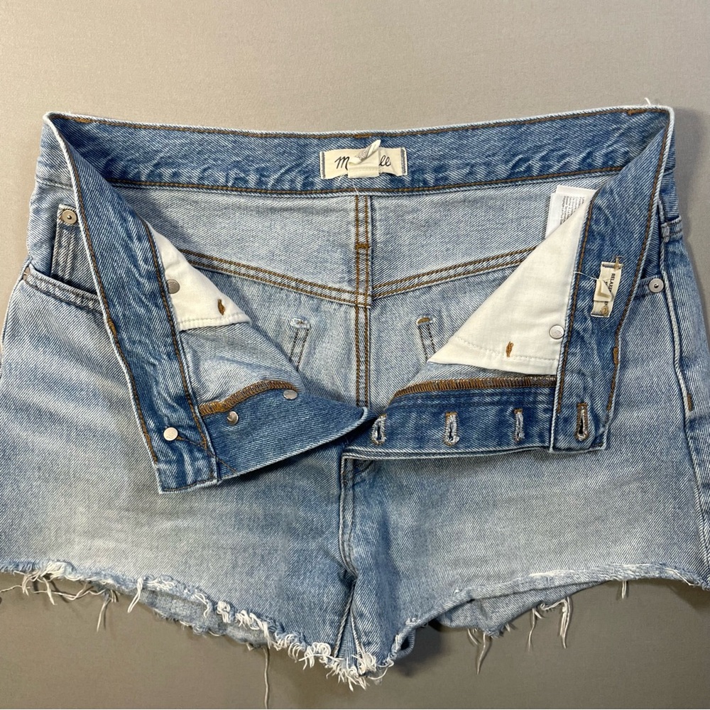 Madewell Relaxed Denim Shorts Rosemount Wash: Destroyed Hem Edition - Womens 28 - Picture 6 of 11